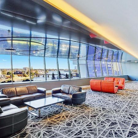 Circle On Cavill Surfers Paradise Apartments-Holiday Paradise Голд-Кост Экстерьер фото
